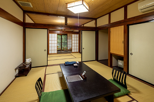 Japanese-style room